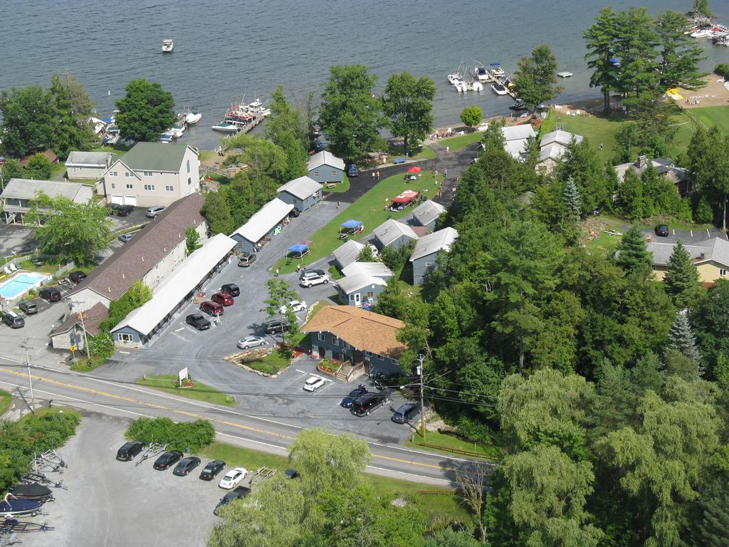 Blue Lagoon Resort Lake George Zimmer foto