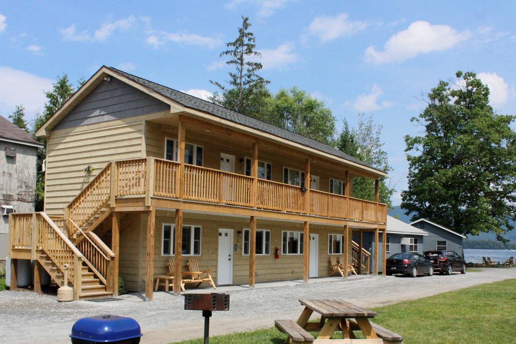 Blue Lagoon Resort Lake George Exterior foto